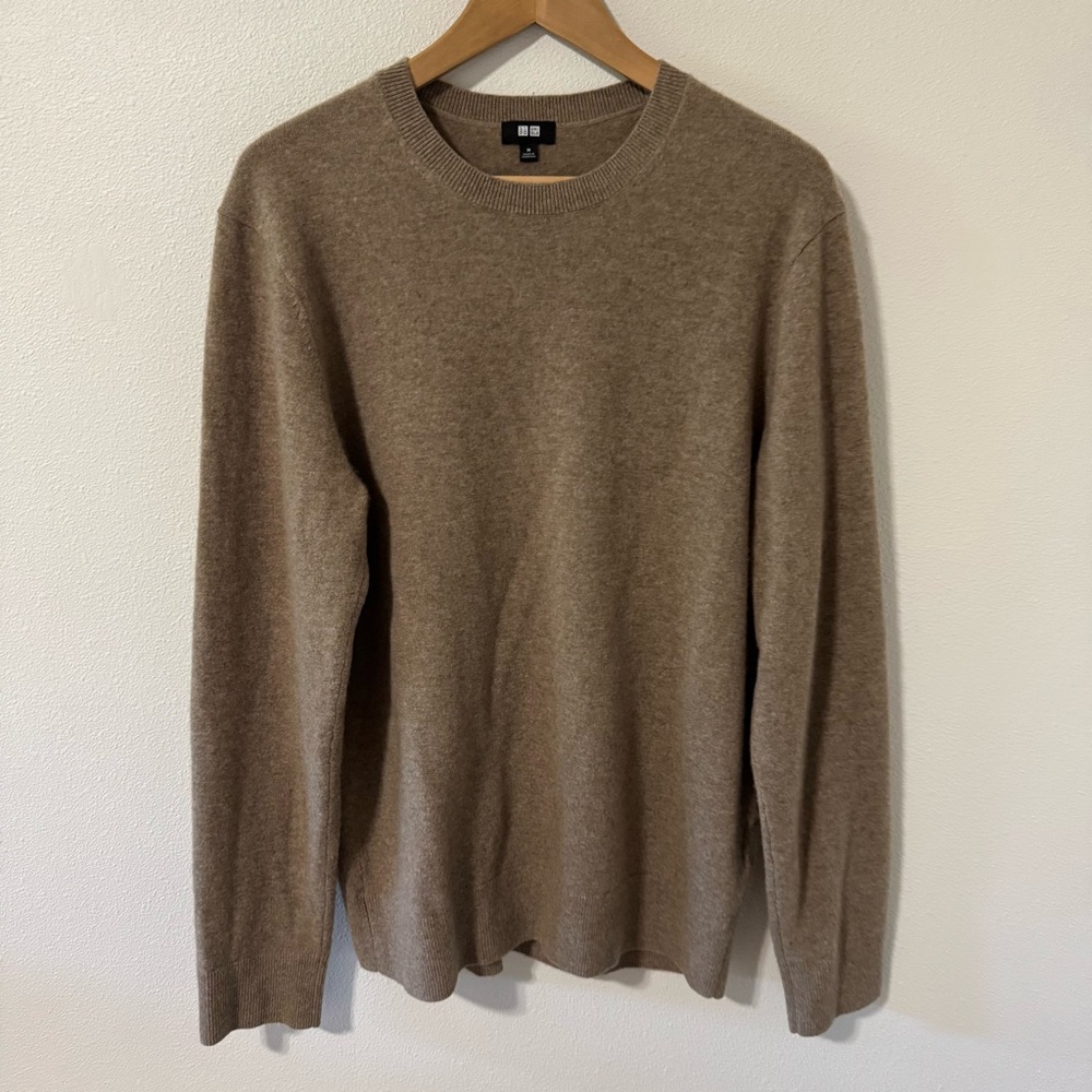 Uniqlo Cashmere Crewneck Long-Sleeve Sweater Beige Minimalist-Medium